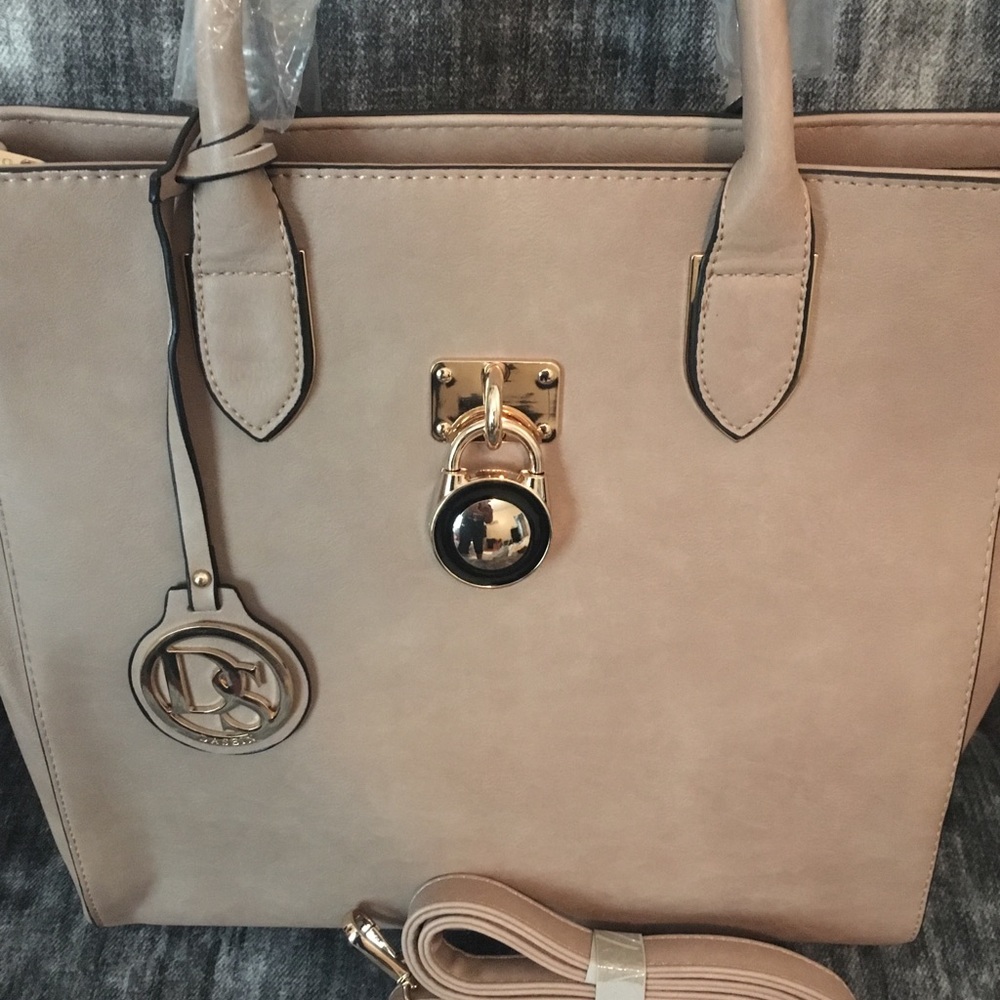 Leather Tote with shoulder strap included - Picture 2 of 6